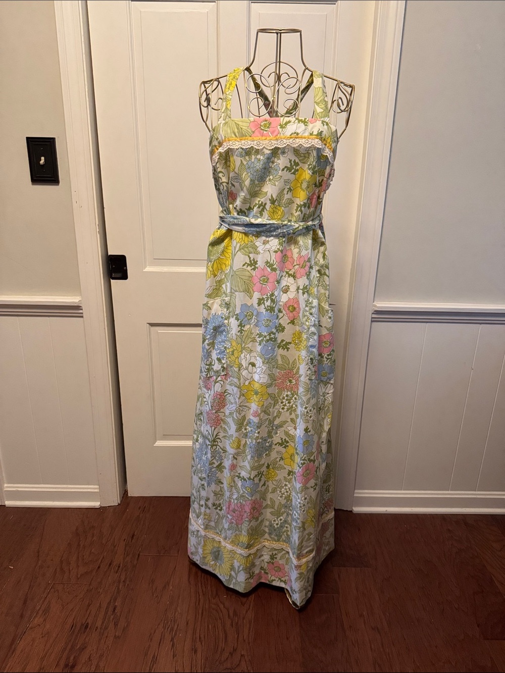 Vintage handmade Floral Tie-Waist apron dress in Pastel Print